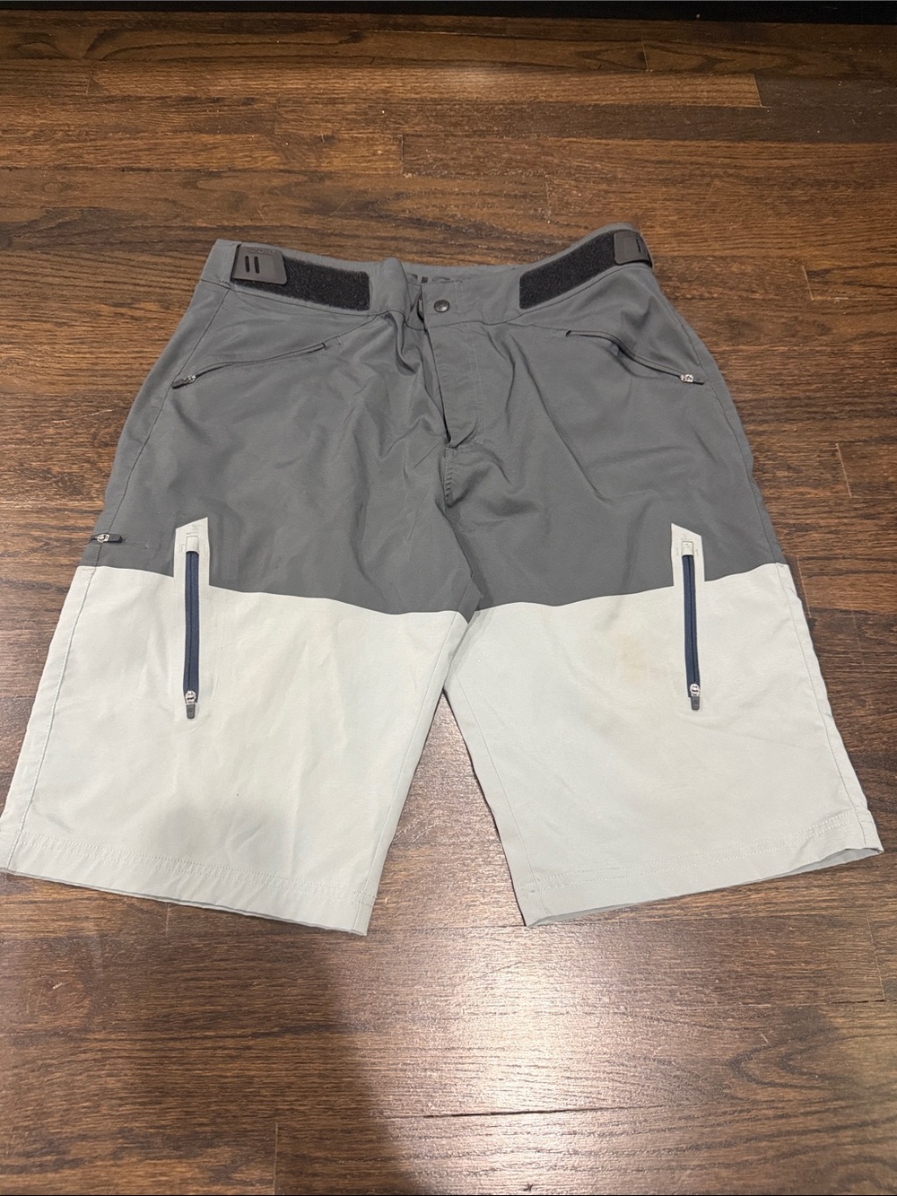 Zoic Men's Two-Tone Gray Outdoor Shorts - Lightweight Performance